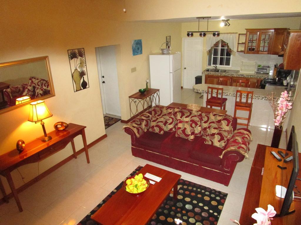 The Residence Portmore Apartments 外观 照片