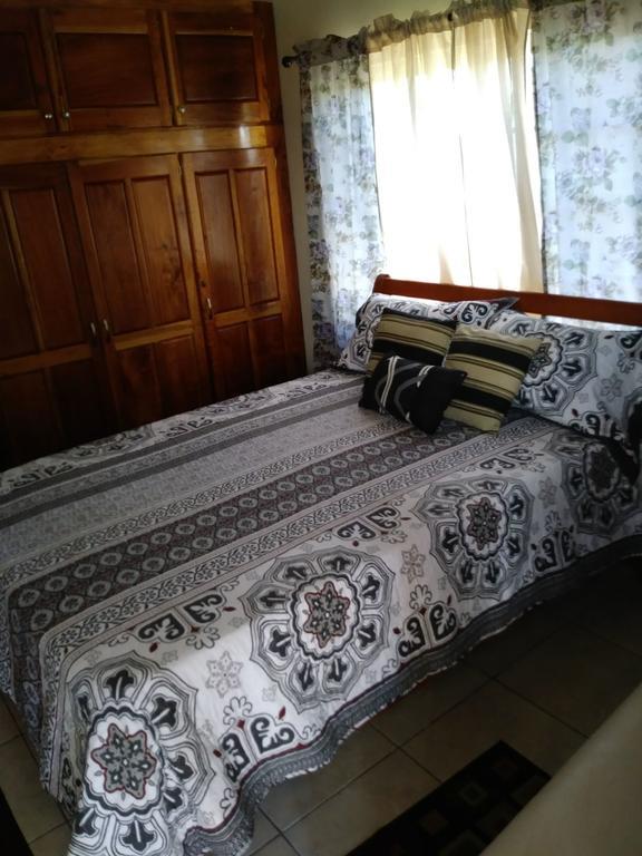 The Residence Portmore Apartments 外观 照片